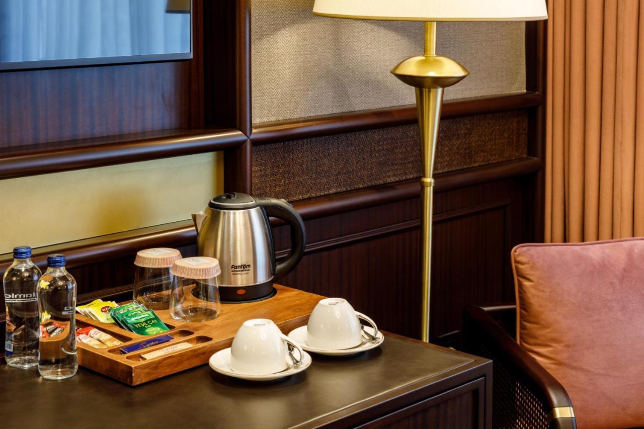 Cronton Design Hotel İstanbul Dış mekan fotoğraf A tea and coffee making facility in a hotel room
